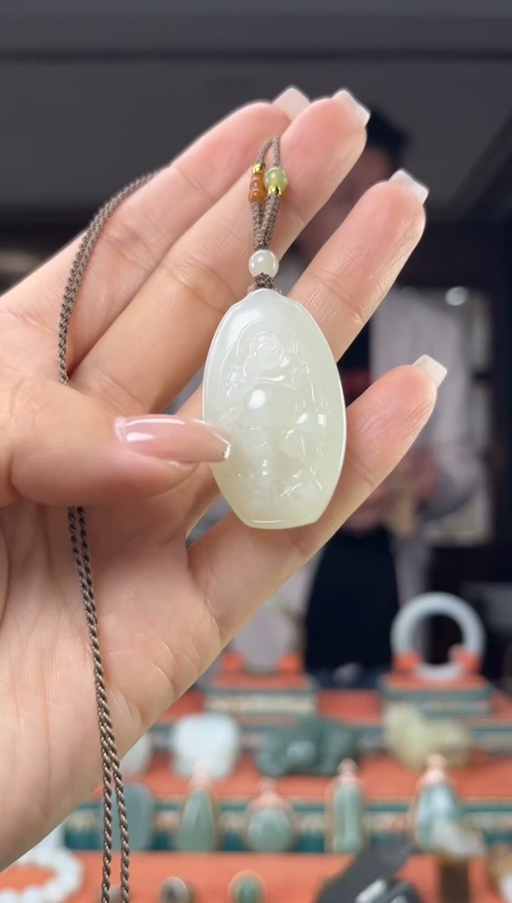 颈饰未镶嵌和田玉佩佩