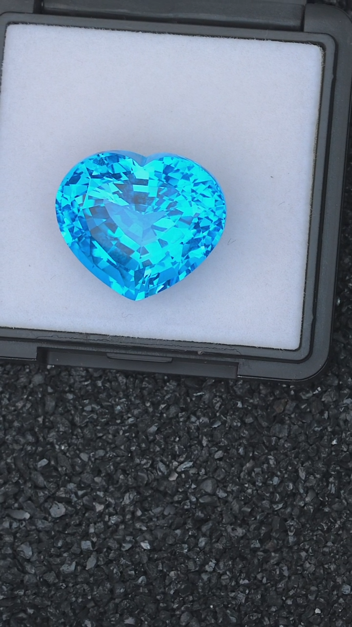 【闪购商品】托帕石裸石未镶嵌59.85克拉