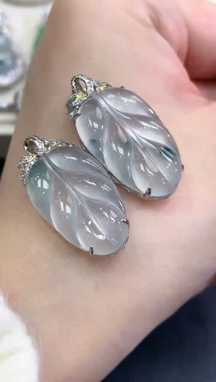 【闪购商品】翡翠吊坠(不含链)18K金镶嵌b115多样性一件发货