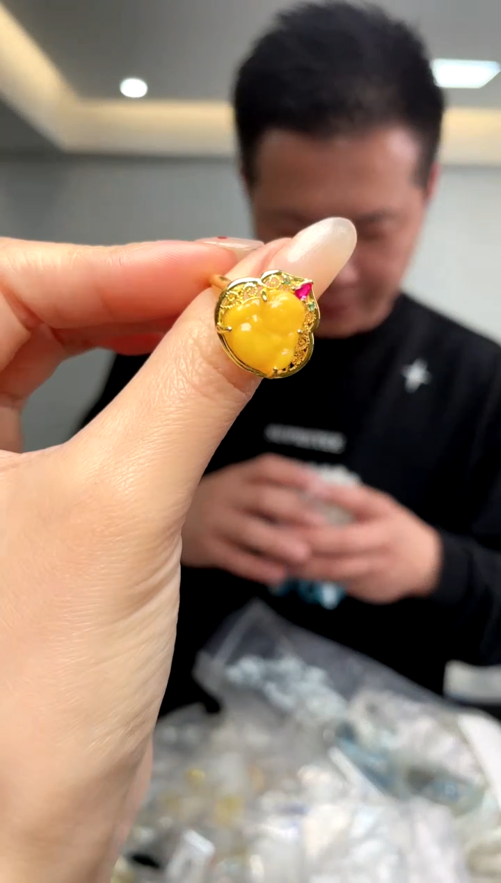 【闪购商品】蜜蜡裸石未镶嵌（多样性单个发货）