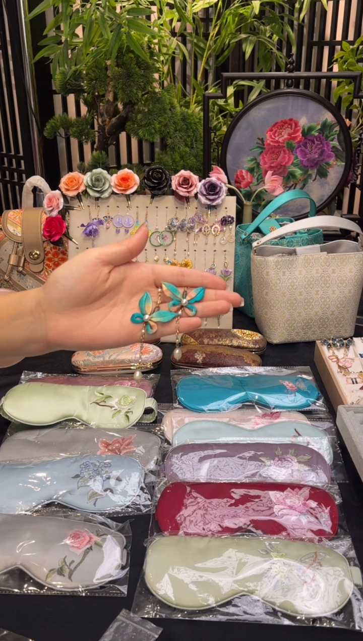 织绣天**翼非遗苏绣手工饰品