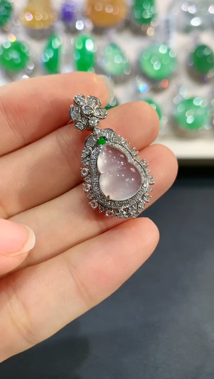 【闪购商品】翡翠吊坠(不含链)18K金镶嵌e30