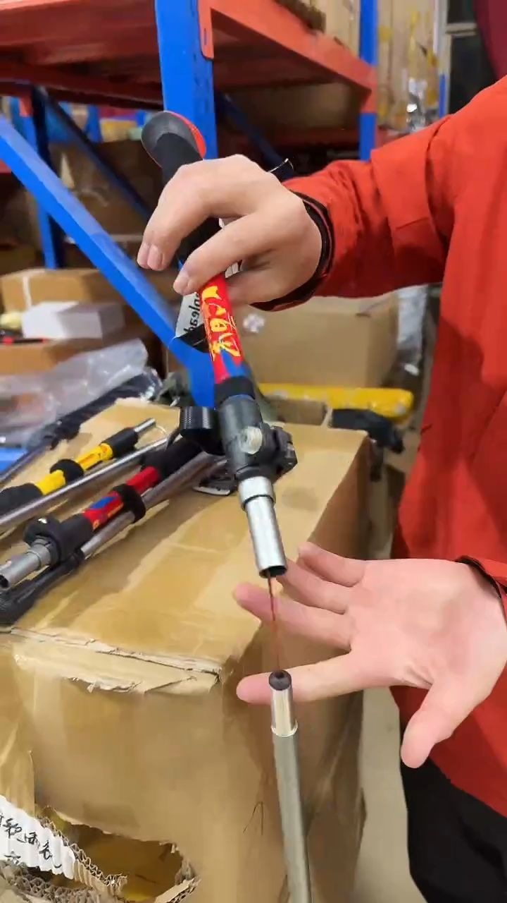 锦绣山河5节铝合金登山杖颜色随机微瑕