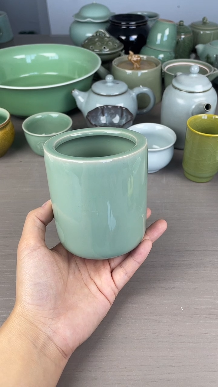 龙泉青瓷仓储放漏微瑕