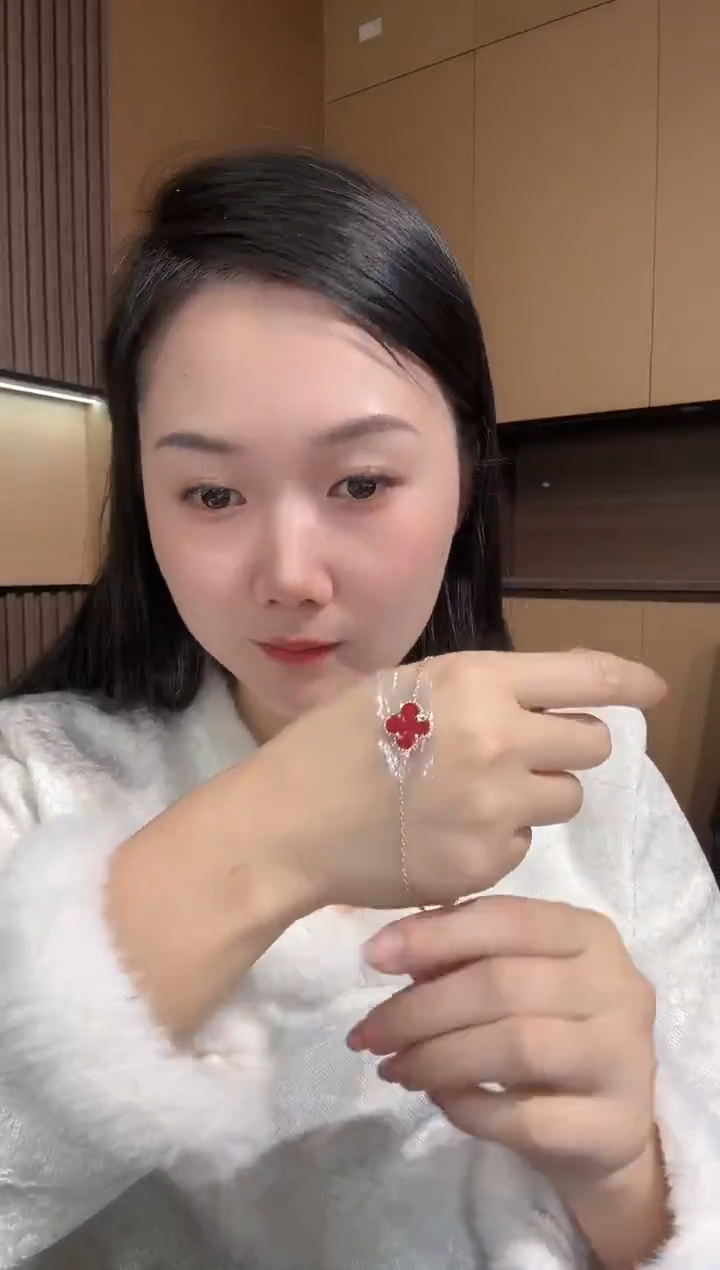 【闪购商品】玛瑙/玉髓手链18K金镶嵌红色k黄，单花手链GHJ