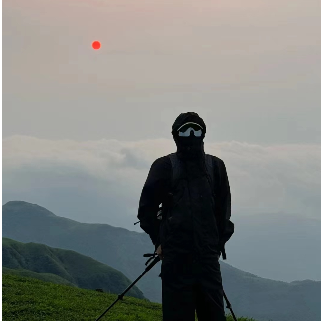 时尚休闲百搭户外防风加厚冲锋衣