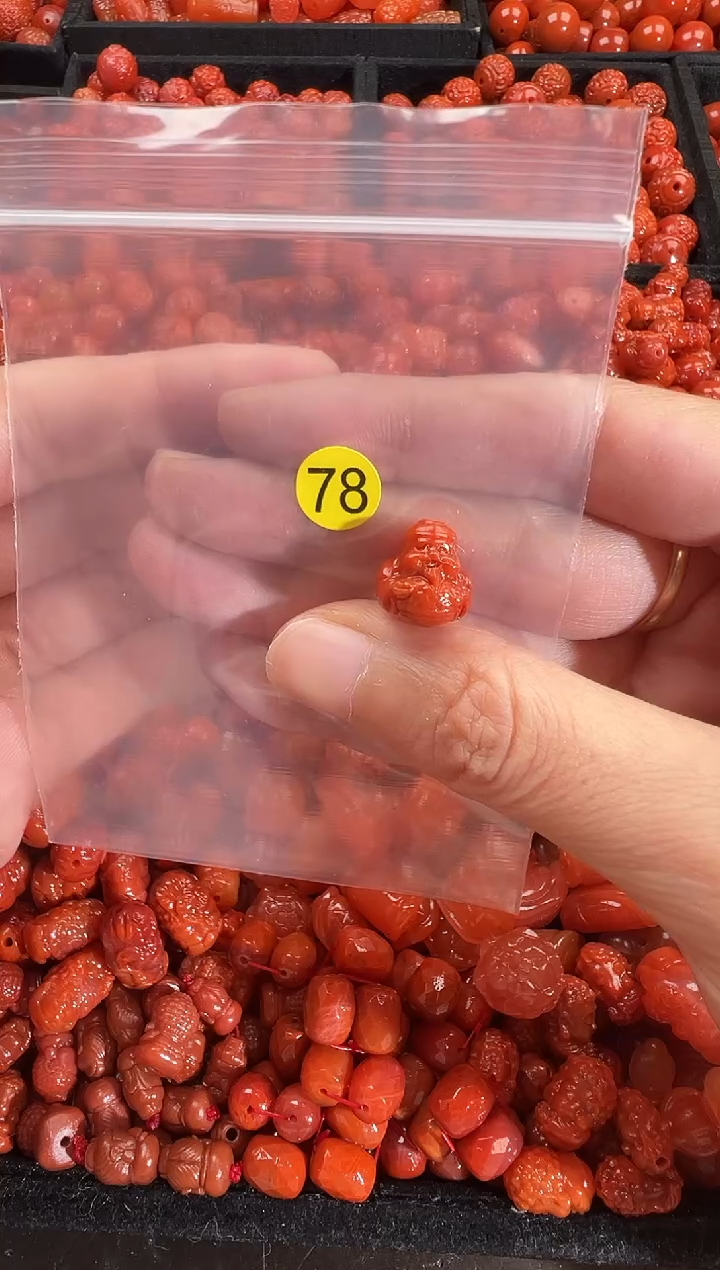 颈饰未镶嵌南红玛瑙1