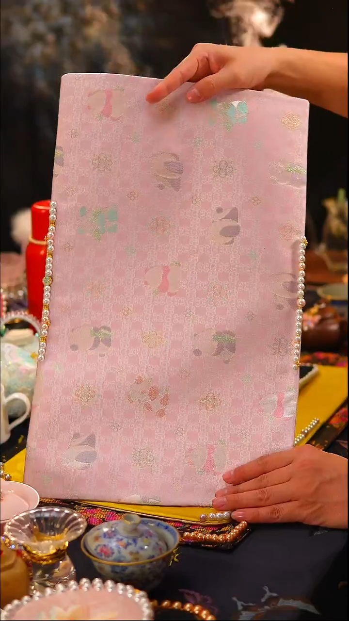 204熊猫茶席50x30cm