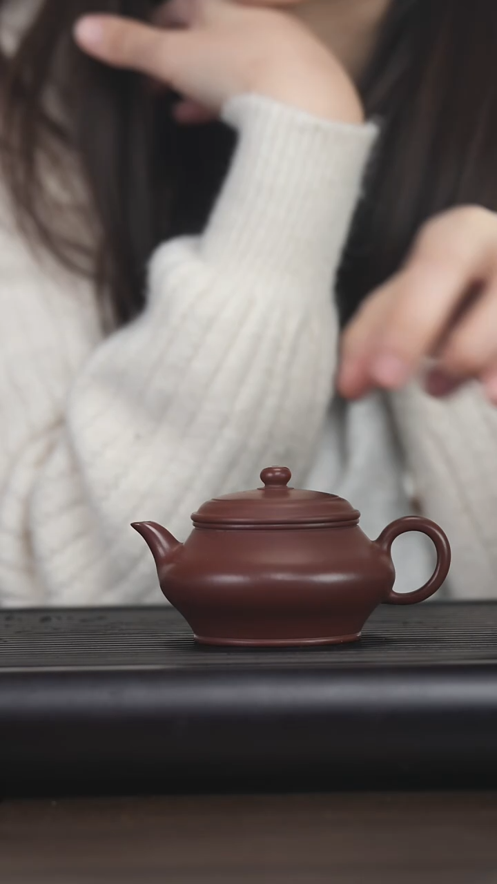 【闪购商品】紫砂茶壶吴勇军紫袍玉沙光素虚扁140CC dd