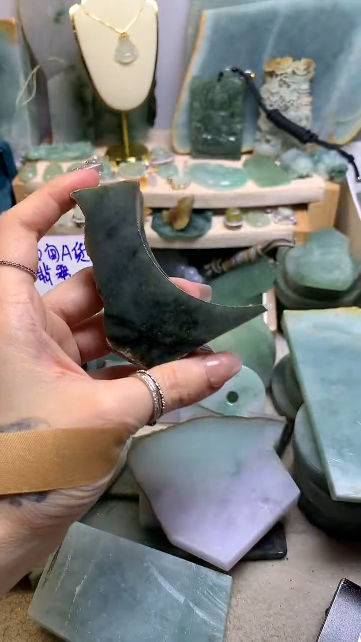 【闪购商品】翡翠挂件未镶嵌缅甸A货翡翠，没有运费险