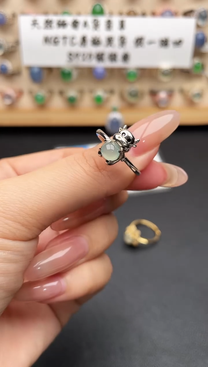 银S925镶嵌戒指翡翠一物一证一礼盒