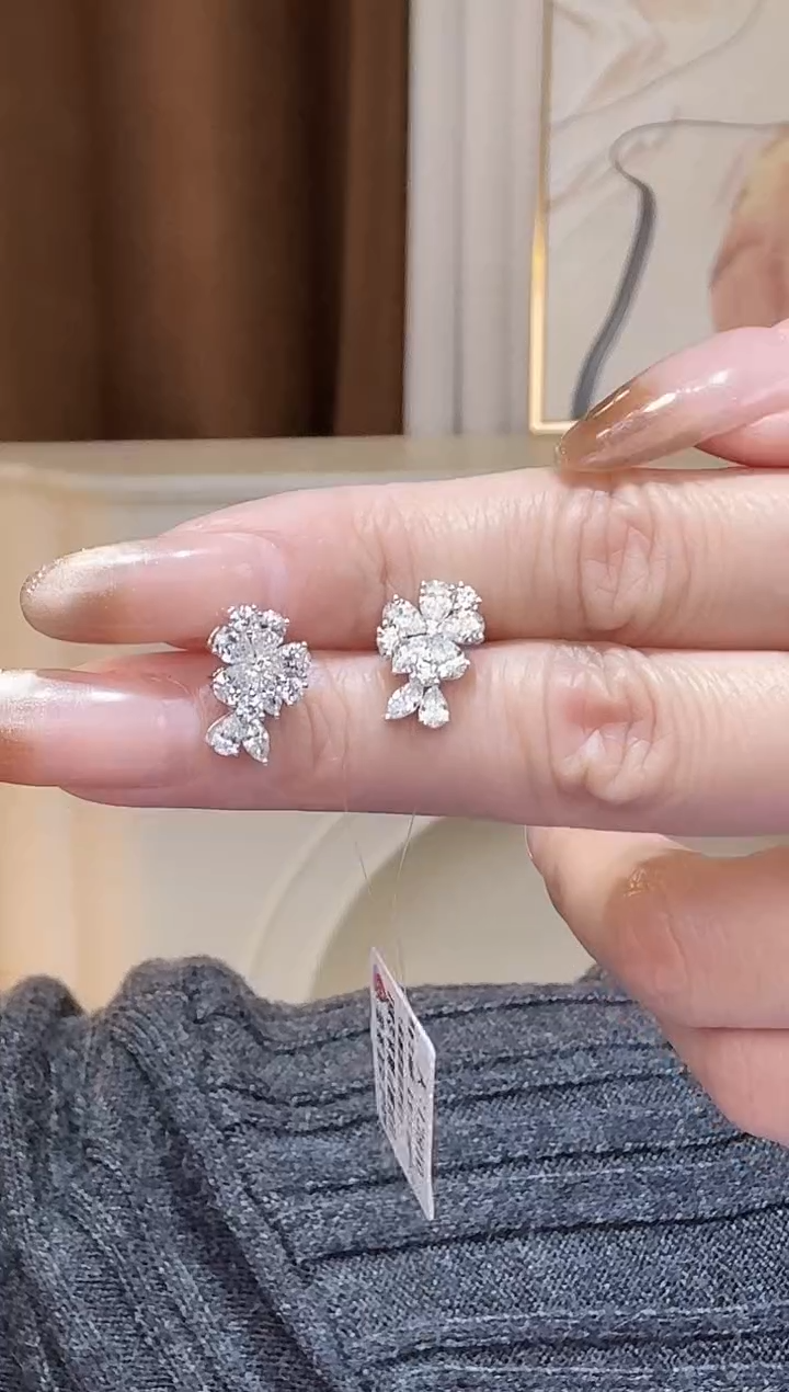 18K金镶嵌实验室培育钻石耳饰18k金k白水滴马眼异形耳钉