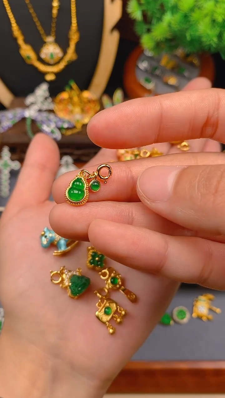 【闪购商品】翡翠吊坠(不含链)银S925镶嵌蛋面葫芦万能扣