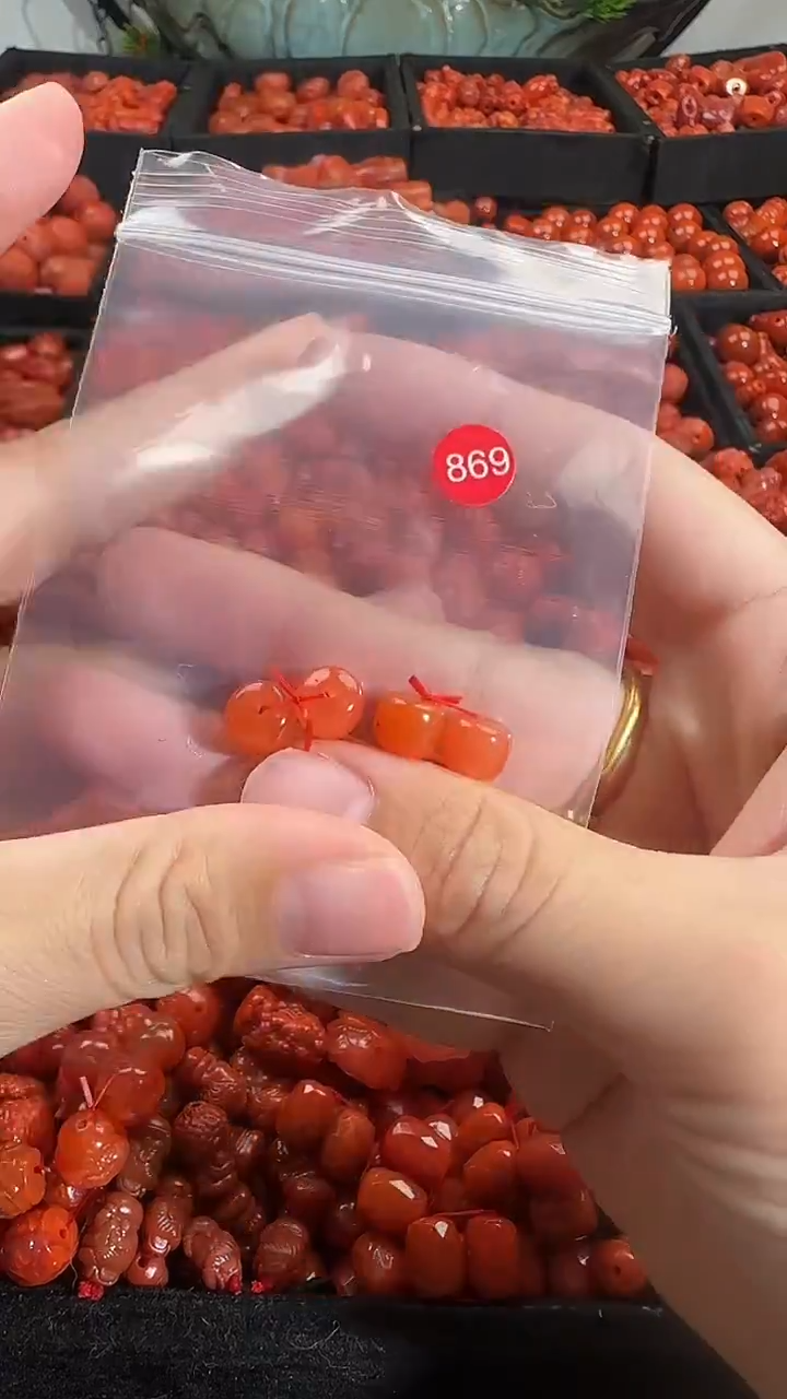 颈饰未镶嵌南红玛瑙1