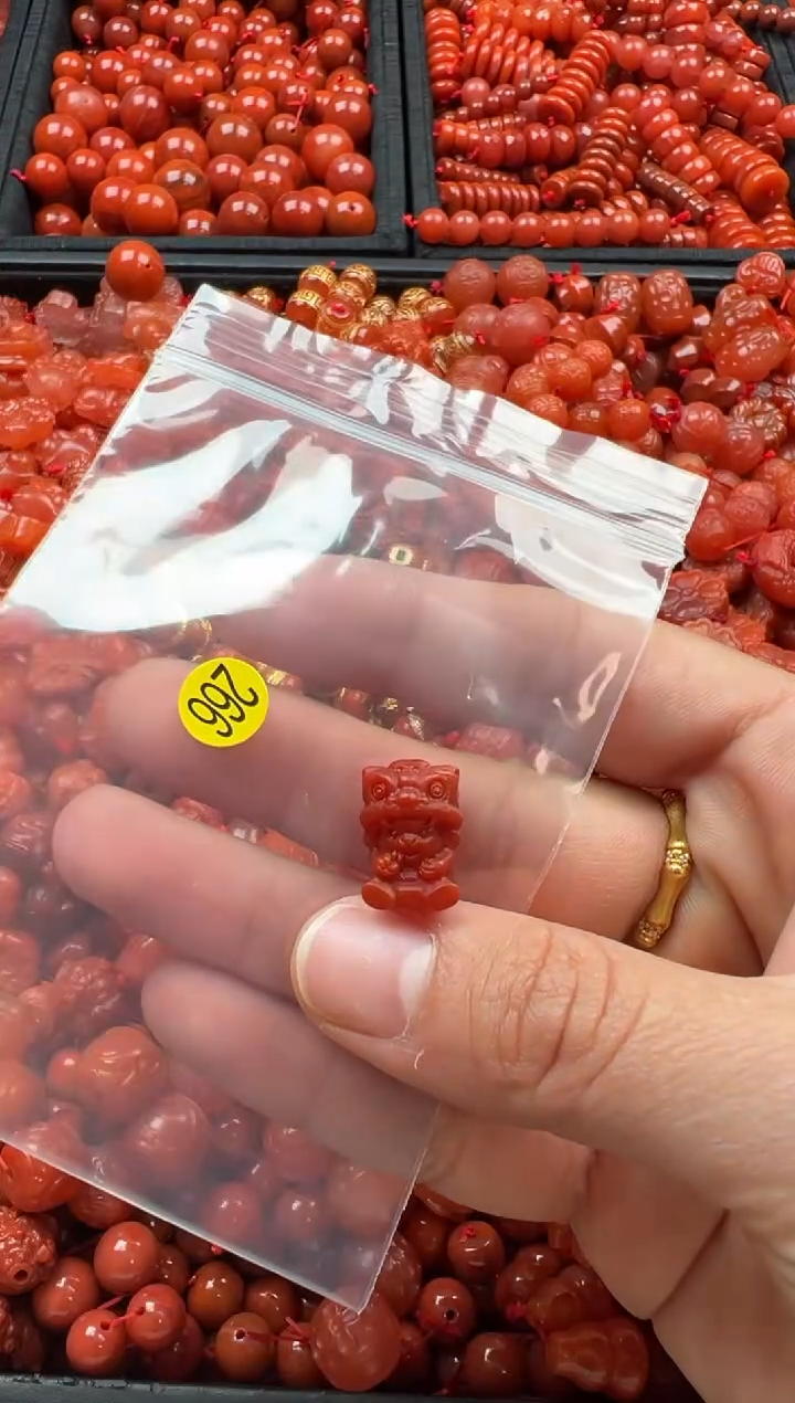 【闪购商品】南红玛瑙颈饰未镶嵌1