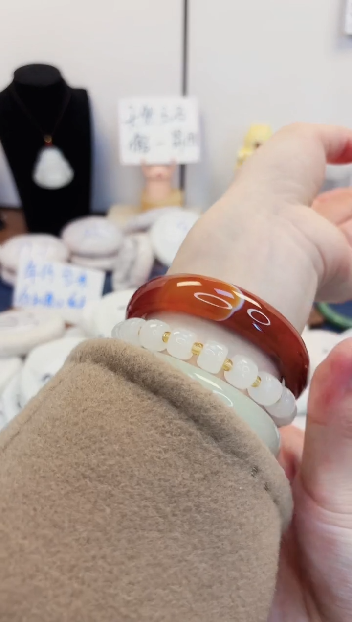 【闪购商品】石英质玉手镯未镶嵌268