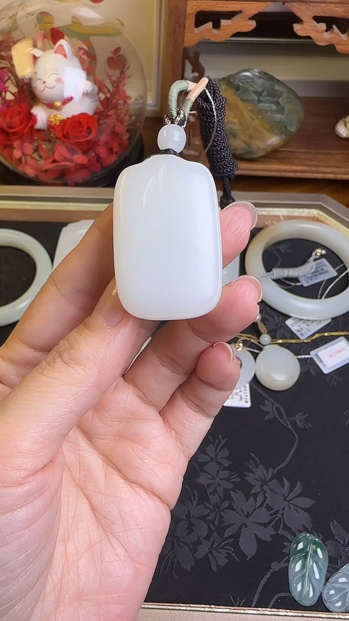 吊坠(不含链)未镶嵌和田玉和田玉吊坠