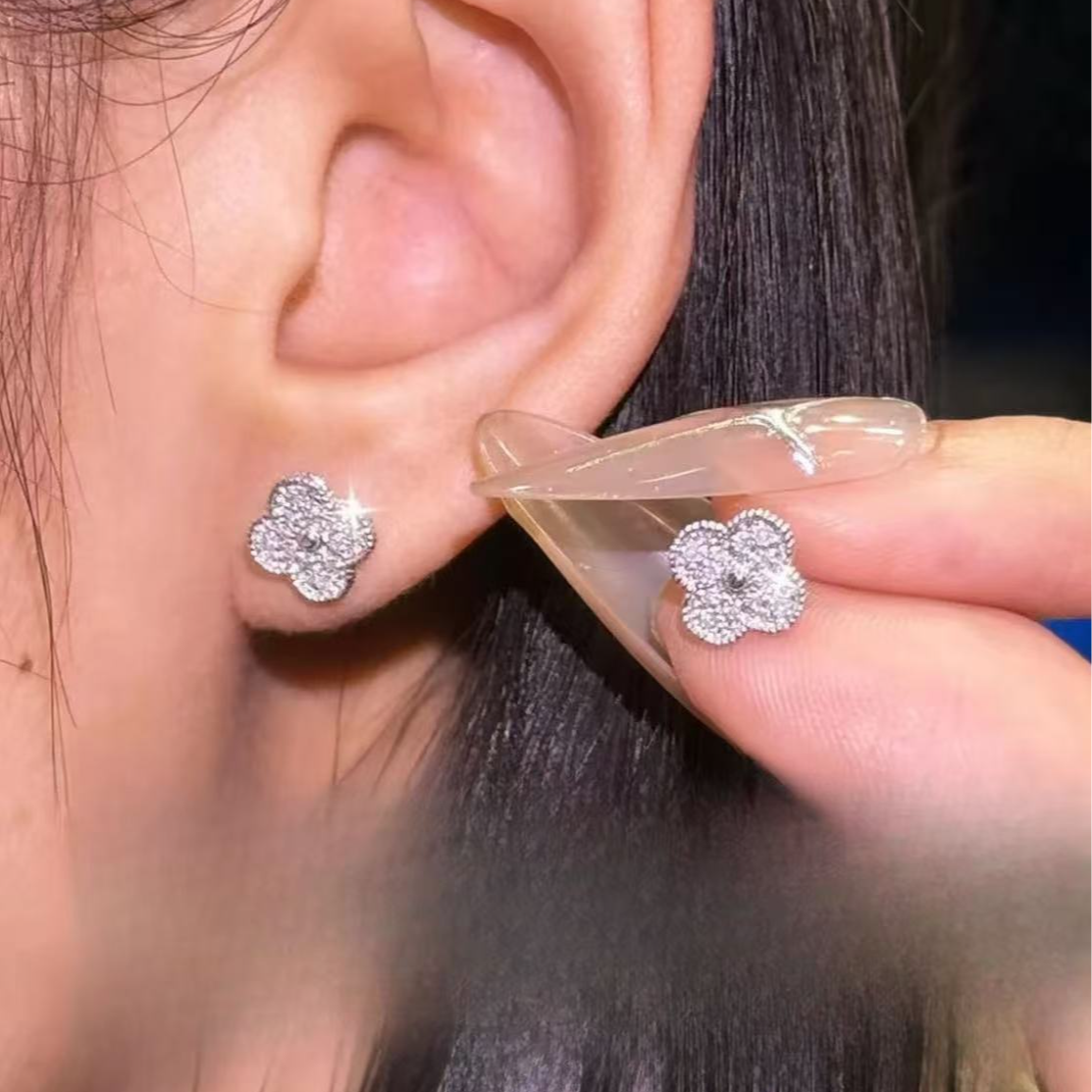 【梵璇珠宝】重金 四叶草满钻耳钉