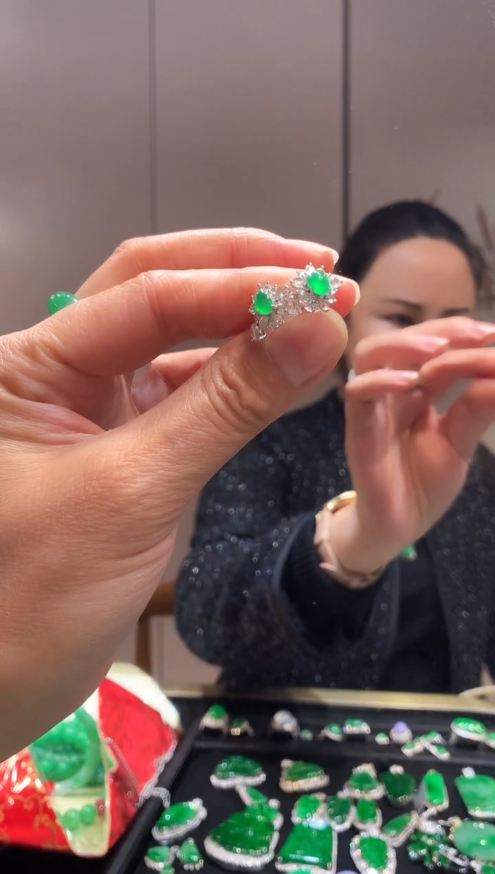 【闪购商品】翡翠耳钉18K金镶嵌耳钉