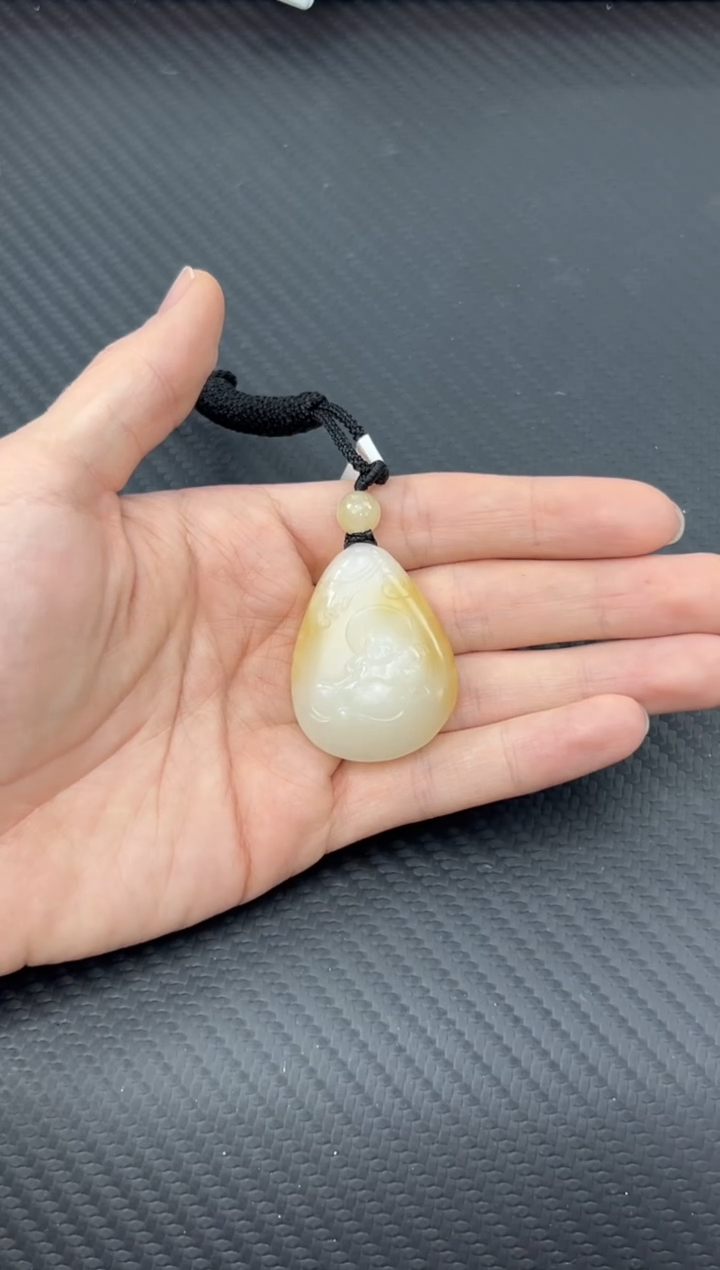 【闪购商品】和田玉吊坠(赠链)未镶嵌且末金山微色差吊坠