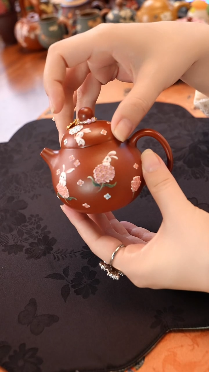 紫砂其他绣球兔子潘壶