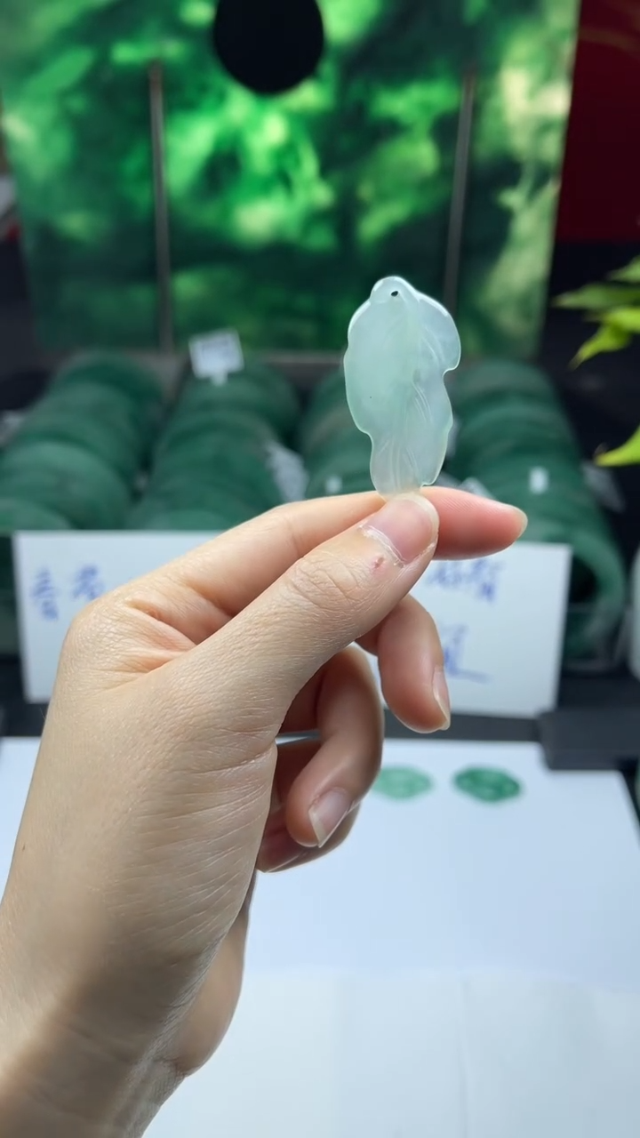 【闪购商品】石英质玉颈饰未镶嵌天然非洲翠叶子多样性发一件