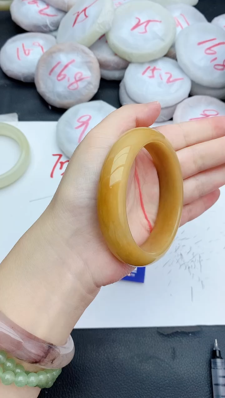 石英质玉手镯未镶嵌108+60/61