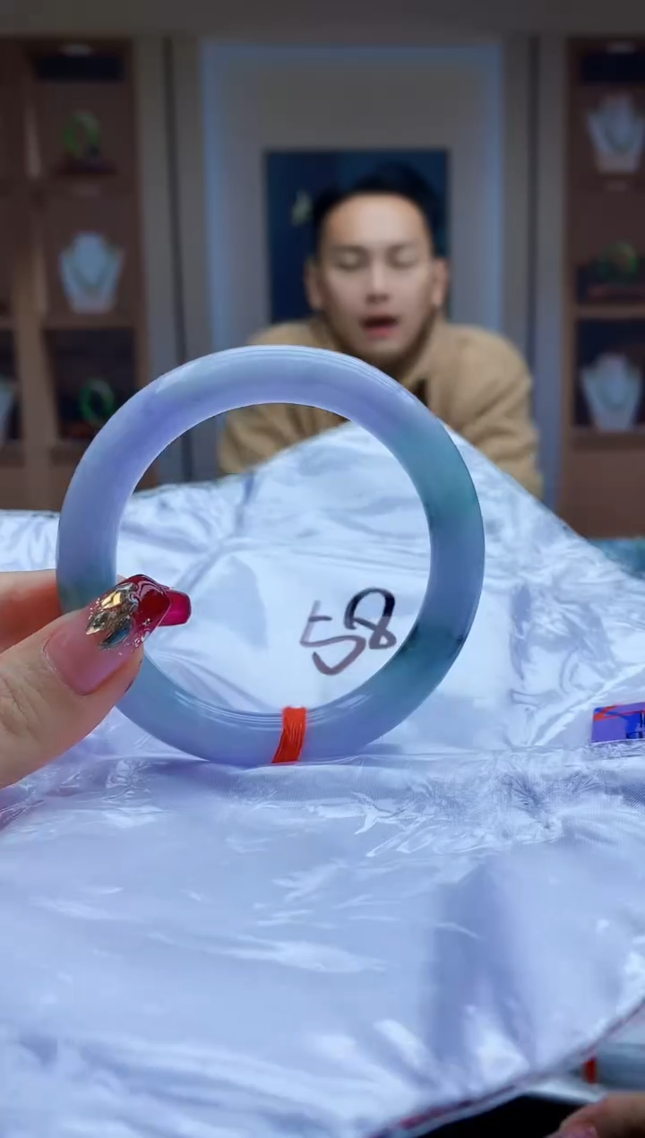 【闪购商品】翡翠手镯未镶嵌    H86-39