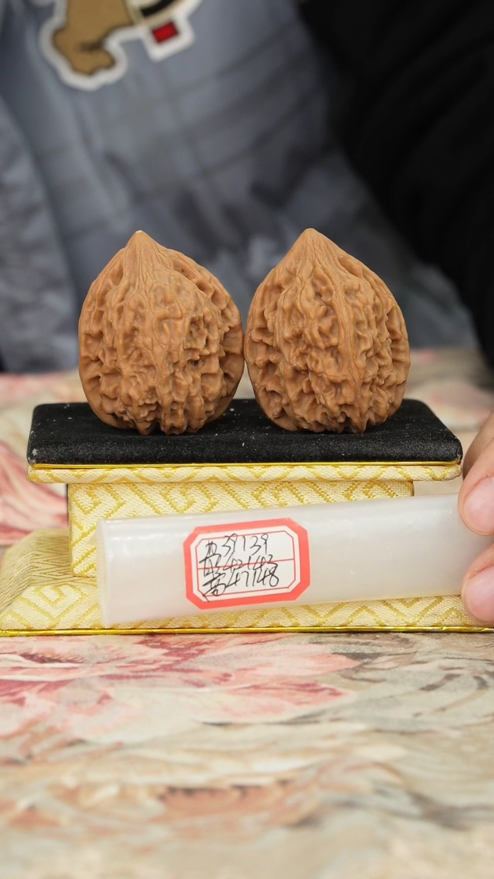 【闪购商品】文玩核桃把件鸡心有修