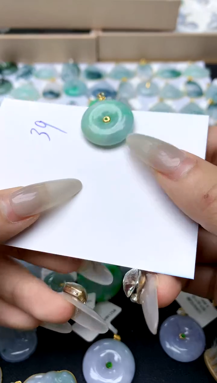 【闪购商品】翡翠颈饰18K金镶嵌天然A货翡翠