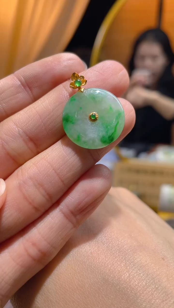 【闪购商品】翡翠颈饰18K金镶嵌假一赔三