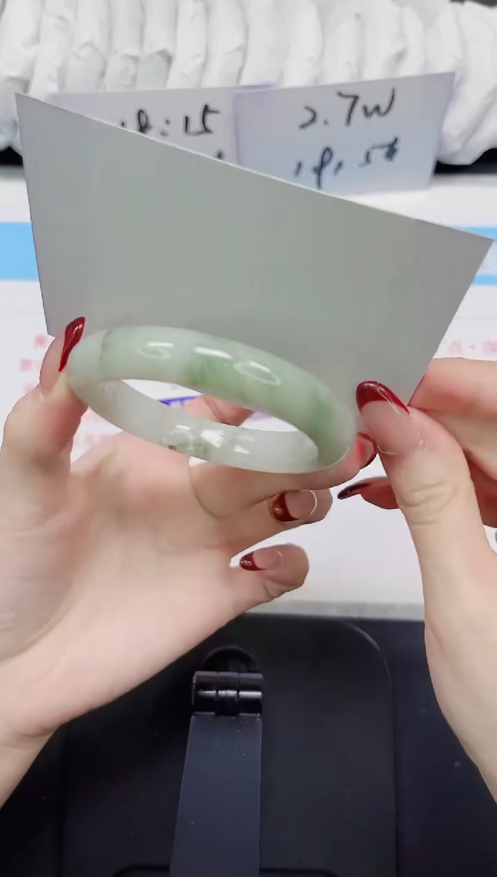 【闪购商品】石英质玉手镯未镶嵌355