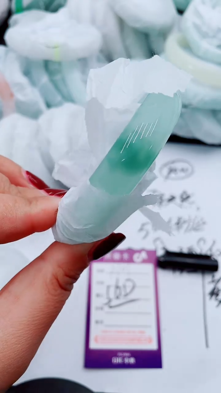 【闪购商品】石英质玉手镯未镶嵌P101-56/57