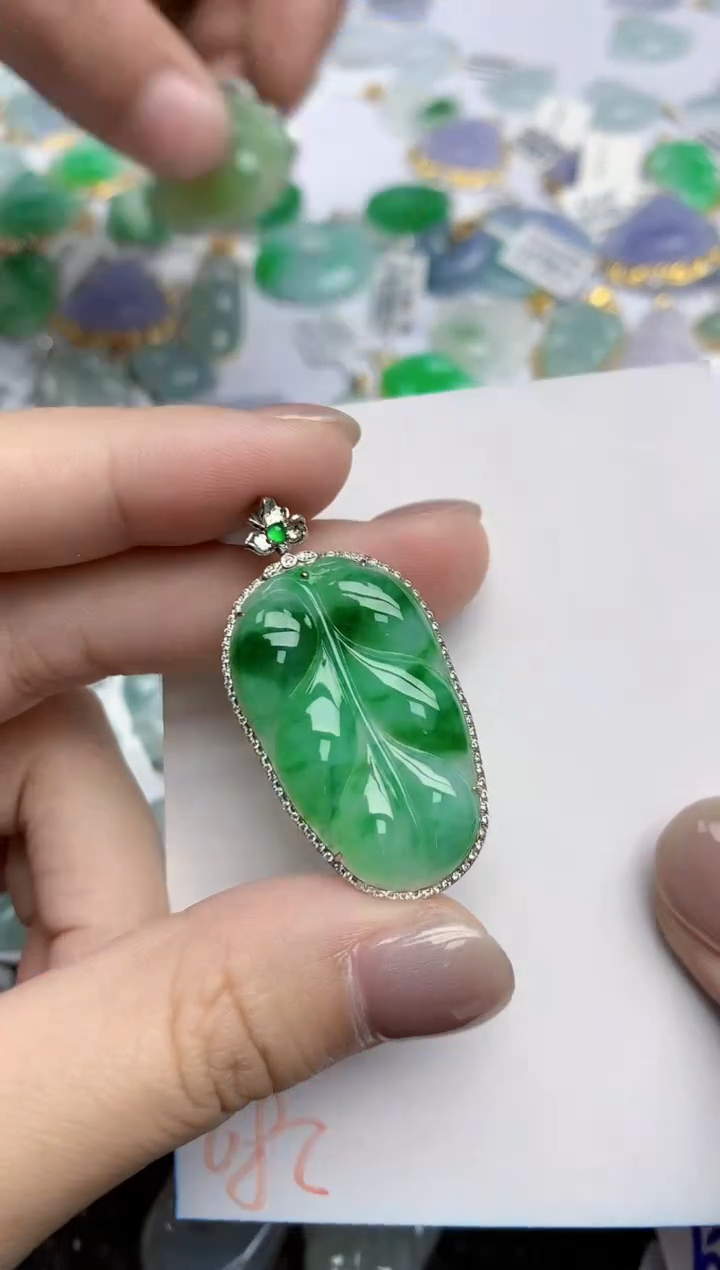 【闪购商品】翡翠颈饰18K金镶嵌天然翡翠A货