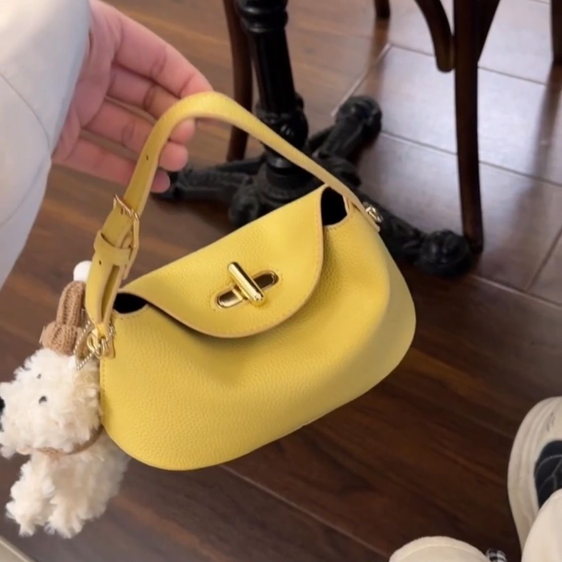 春夏手提包包女式2025新款韩国小众设计高级感精致可爱斜挎元宝包