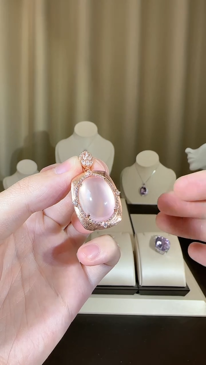 【闪购商品】芙蓉石颈饰银S925镶嵌粉水晶