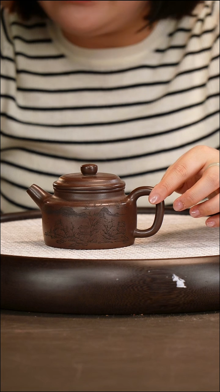 茶壶紫砂【张杏娟】龙潭紫泥 德钟  220cc