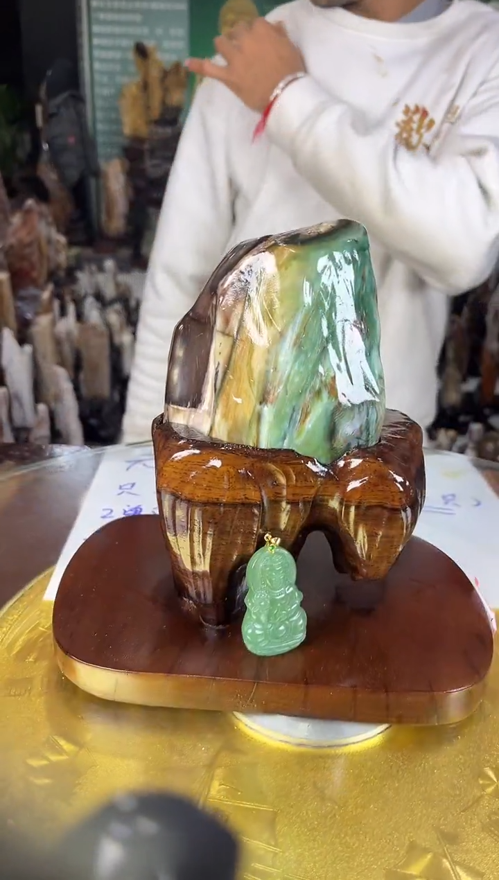 未镶嵌珠宝奇石硅化玉缅甸天然树化玉摆件