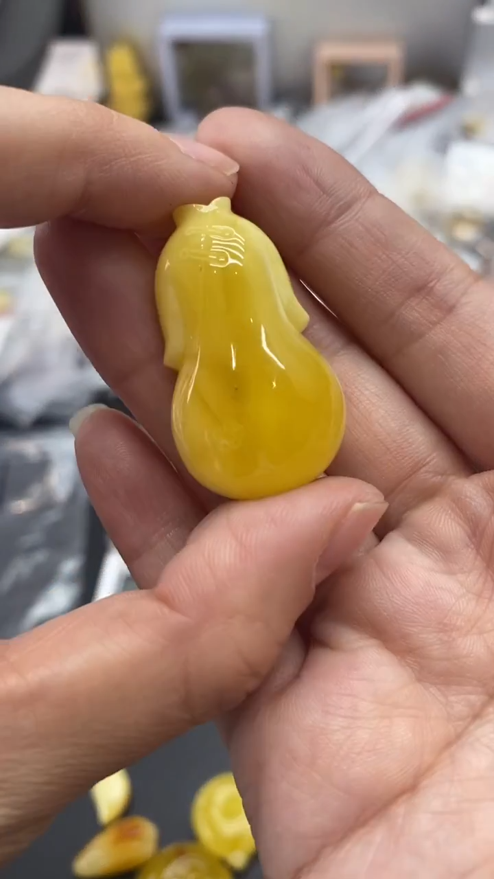 琥珀未镶嵌珠宝奇石563