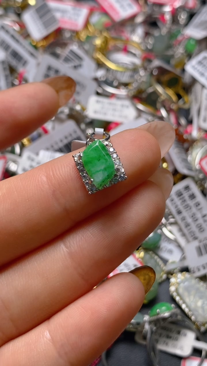 银S925镶嵌戒指翡翠百内无证书