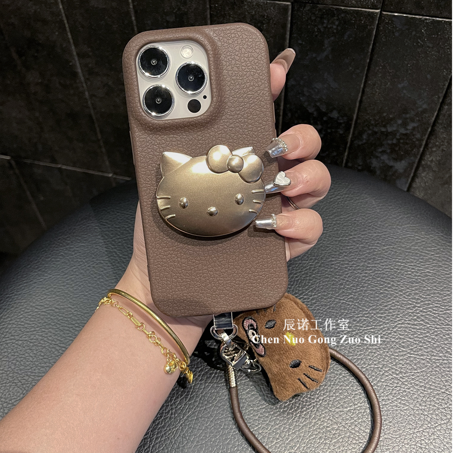 秋冬金色kt猫支架适用苹果华为荣耀oppo/vivo小米手机壳带手链女