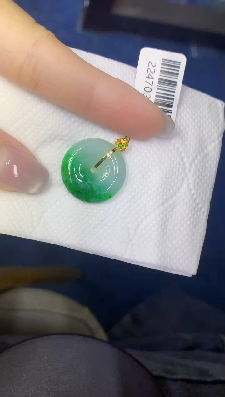 颈饰18K金镶嵌翡翠缅甸天然翡翠A货