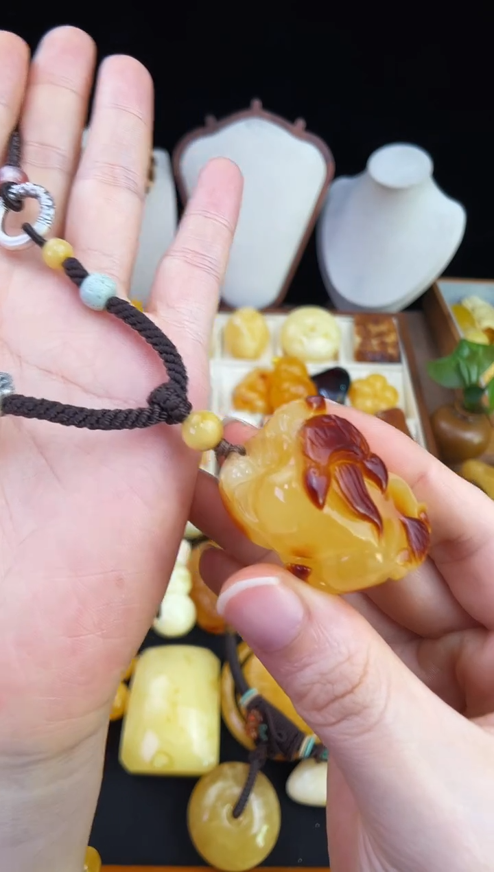 琥珀未镶嵌珠宝奇石柒月
