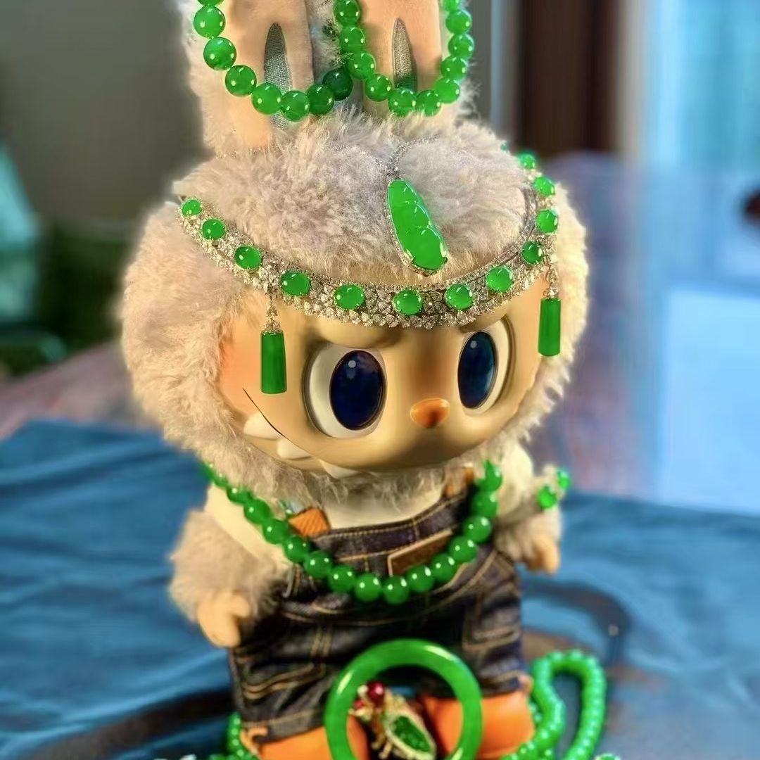 天然缅甸翡翠满绿色吊坠