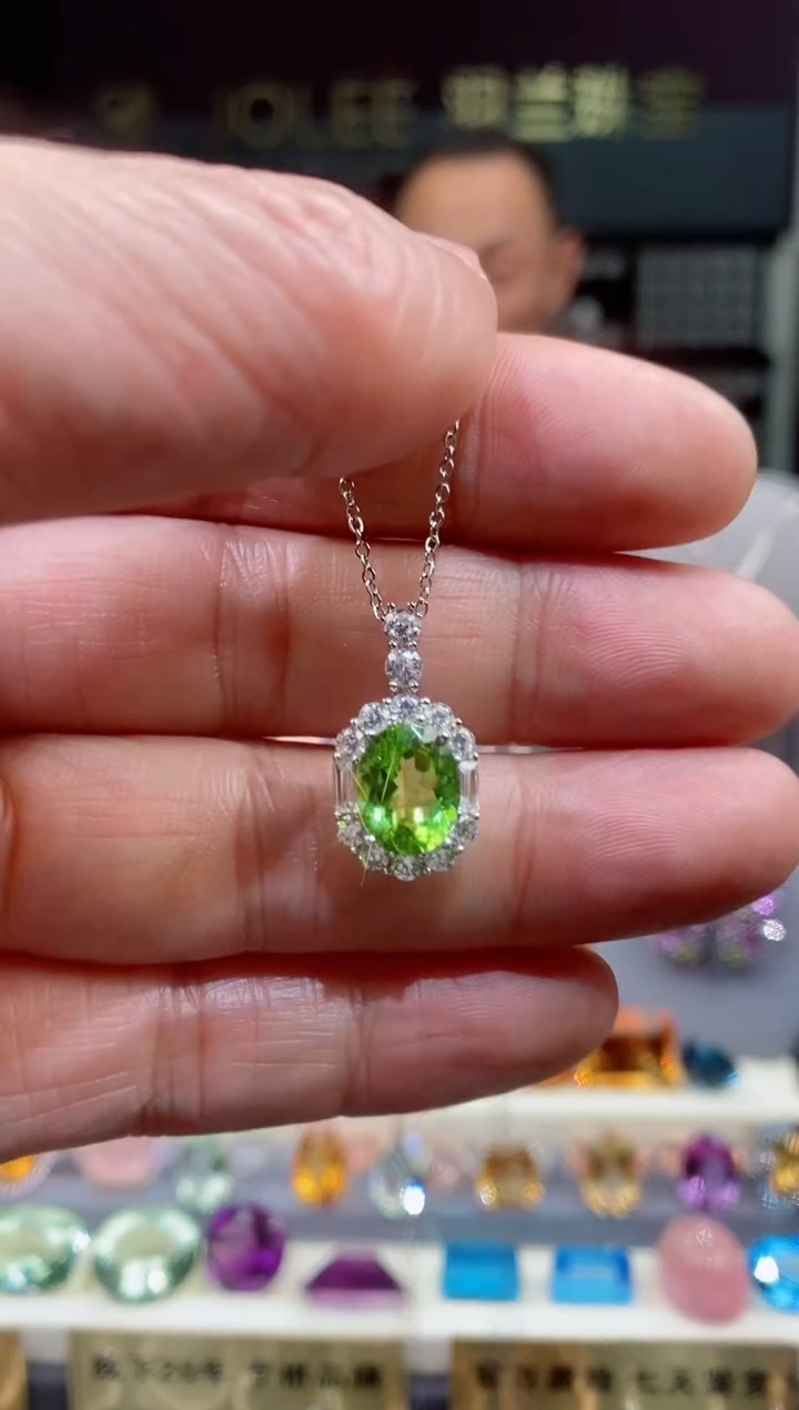 【闪购商品】橄榄石吊坠银S925镶嵌橄榄石吊坠