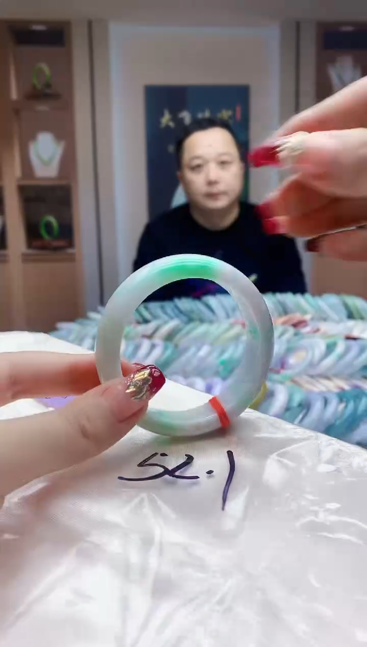 【闪购商品】翡翠手镯未镶嵌    H34-44