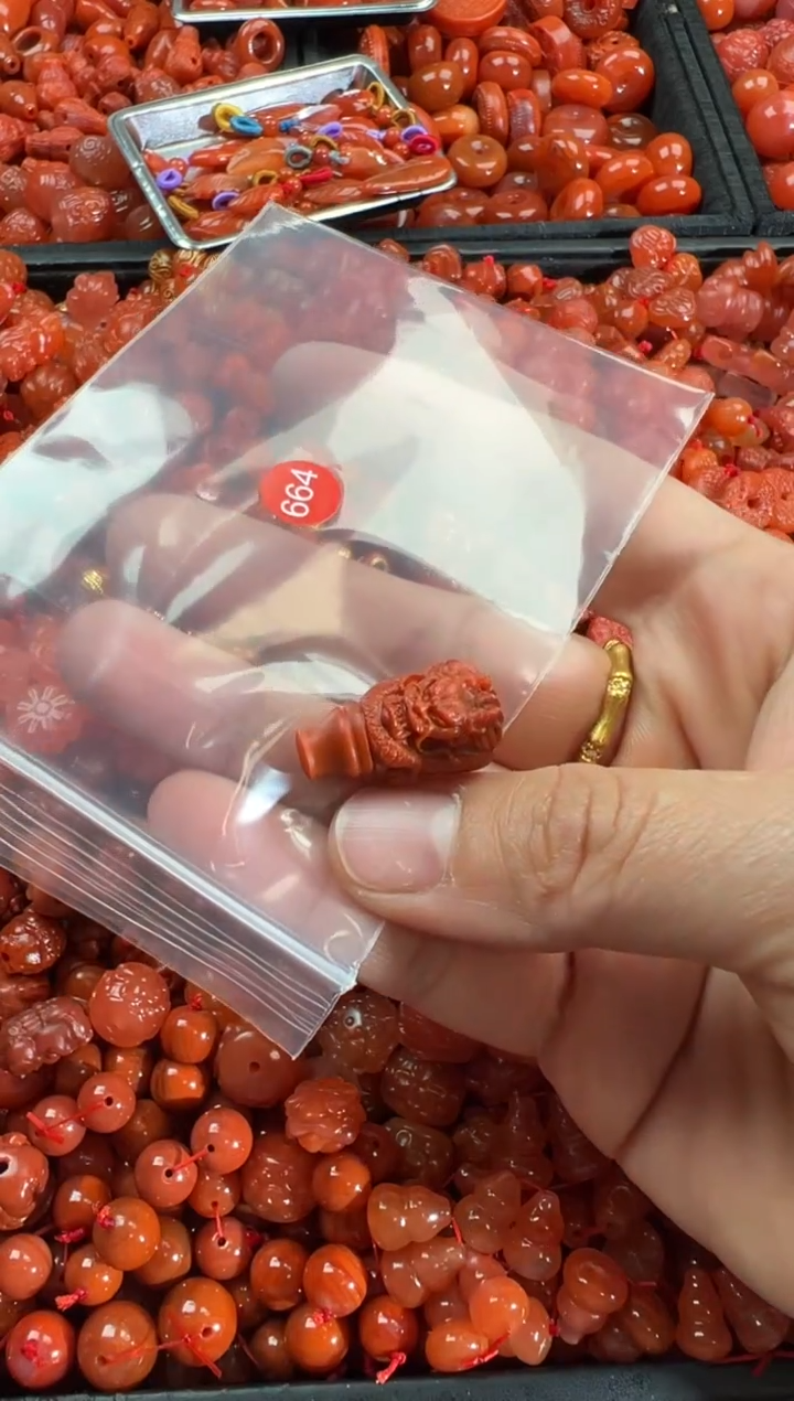 【闪购商品】南红玛瑙颈饰未镶嵌1
