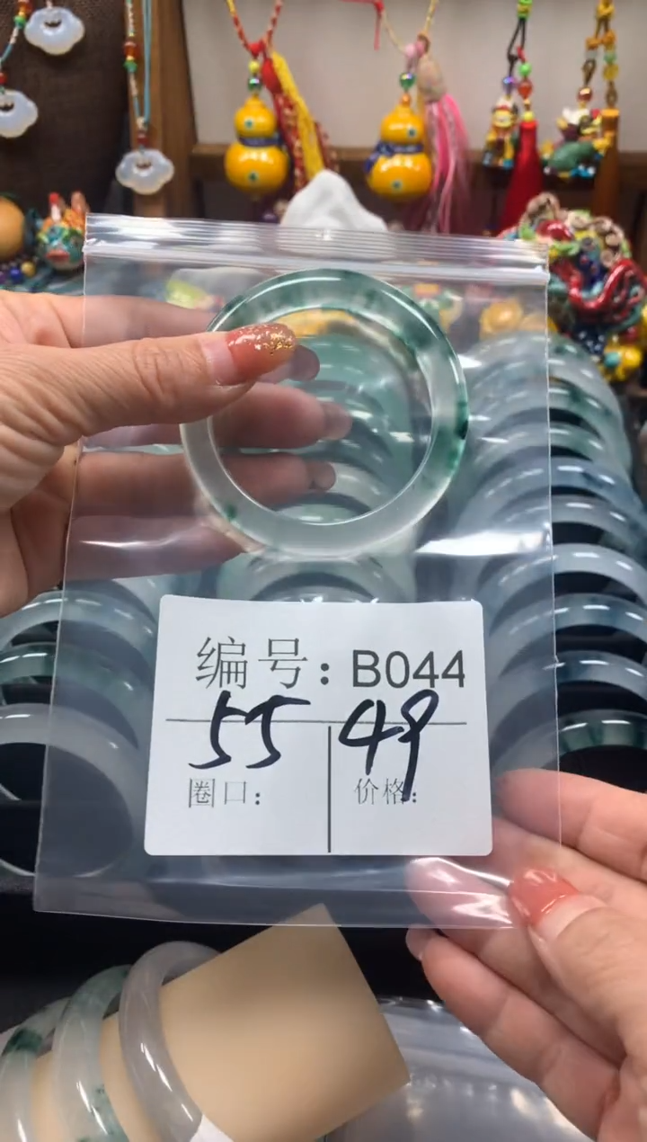 【闪购商品】石英质玉手镯未镶嵌55圈口B044