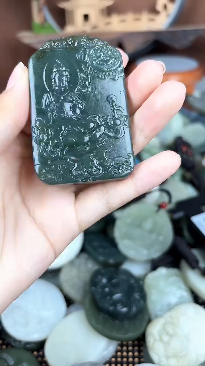 和田玉未镶嵌颈饰1