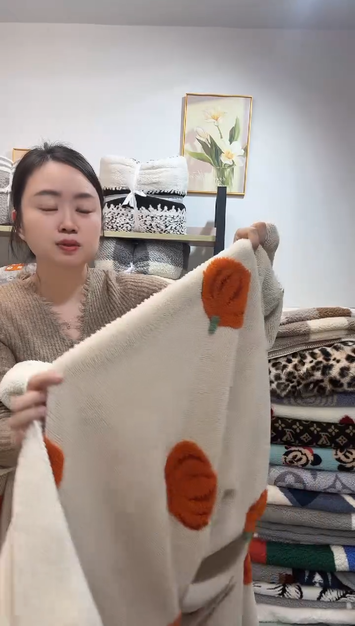 聚酯纤维150*200色织南瓜